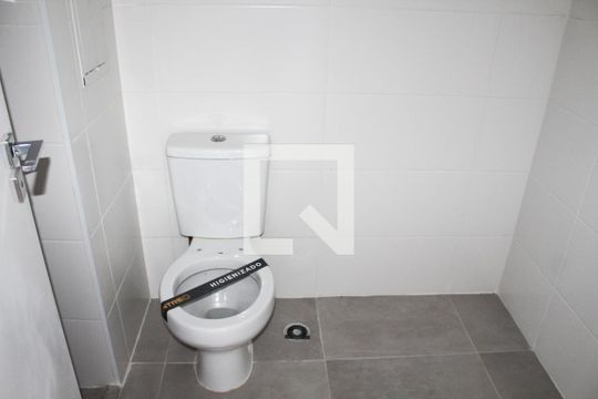 Banheiro de kitnet/studio à venda com 1 quarto, 27m² em Perdizes, São Paulo