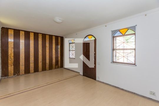 Casa à venda com 4 quartos, 285m² em Monsenhor Messias, Belo Horizonte