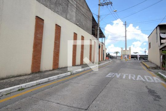 Fachada de apartamento para alugar com 2 quartos, 51m² em Jardim Tatiana, Votorantim