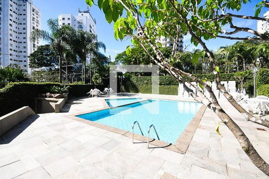 Piscina de apartamento para alugar com 1 quarto, 55m² em Vila Suzana, São Paulo