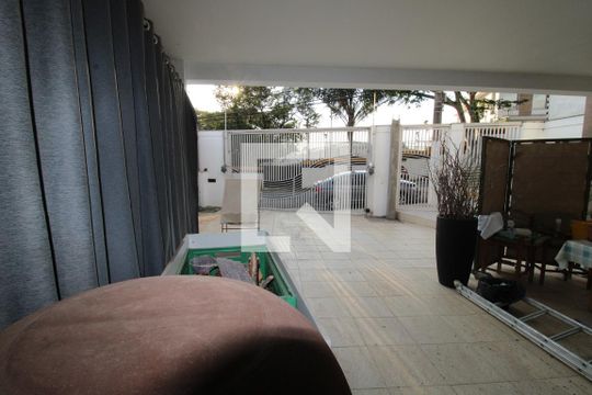 Garagem de casa à venda com 4 quartos, 250m² em Jardim Franca, São Paulo