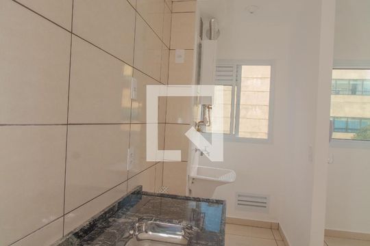 Cozinha de apartamento à venda com 2 quartos, 34m² em Vila Tolstoi, São Paulo