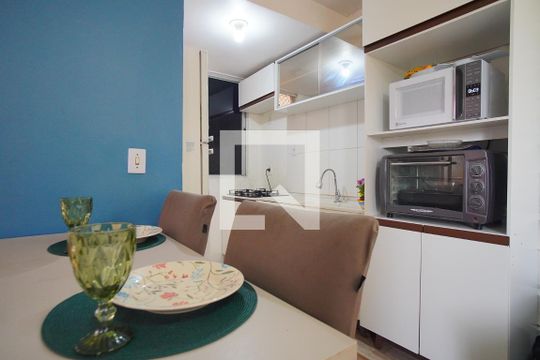 Cozinha de apartamento à venda com 2 quartos, 42m² em Jardim Leopoldina, Porto Alegre