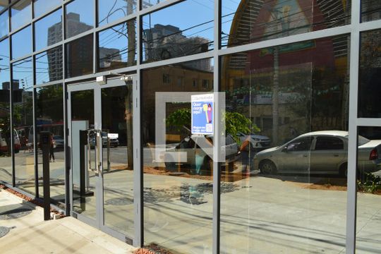 Fachada + Plaquinha de kitnet/studio para alugar com 1 quarto, 28m² em Ipiranga, São Paulo