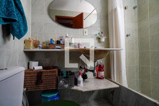Banheiro de apartamento à venda com 3 quartos, 130m² em Santa Rosa, Niterói