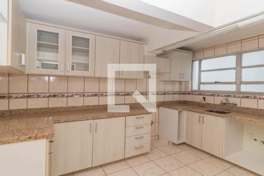 Cozinha de apartamento para alugar com 3 quartos, 178m² em Centro, São Leopoldo