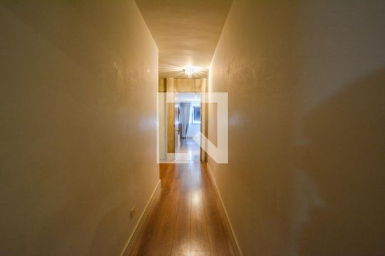 Corredor de apartamento à venda com 5 quartos, 294m² em Centro, Santo André