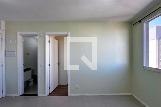 Sala de apartamento para alugar com 2 quartos, 34m² em Santo Amaro, São Paulo