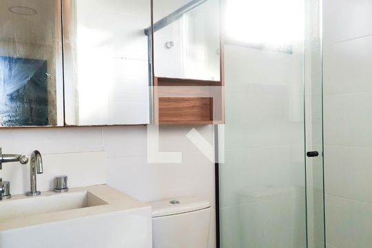 Banheiro da Suite de apartamento à venda com 2 quartos, 54m² em Parque das Nações, Santo André