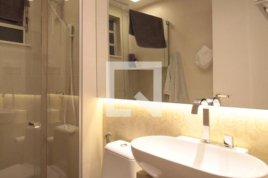 Banheiro Social de apartamento à venda com 2 quartos, 65m² em São João Batista, Belo Horizonte