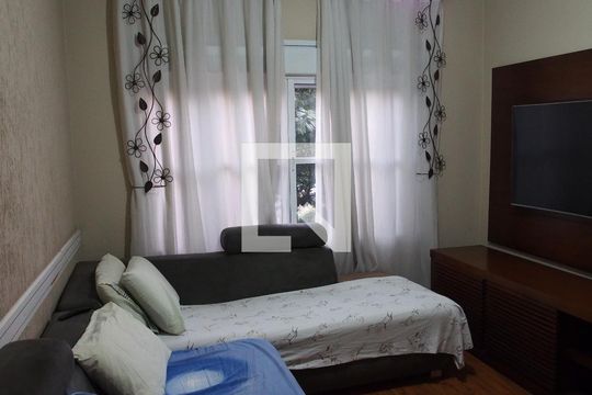 Sala de casa à venda com 4 quartos, 260m² em Vila São Paulo, Jundiaí