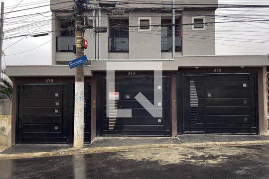 Fachada de casa à venda com 3 quartos, 130m² em Jardim Maringa, São Paulo