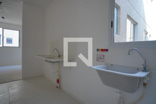 Cozinha de apartamento para alugar com 2 quartos, 41m² em Jardim Carvalho, Porto Alegre