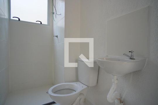 Banheiro Corredor de apartamento para alugar com 2 quartos, 41m² em Jardim Carvalho, Porto Alegre