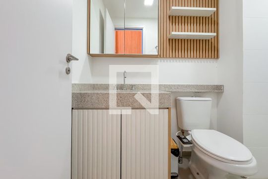 Banheiro de kitnet/studio à venda com 1 quarto, 34m² em Vila Mariana, São Paulo