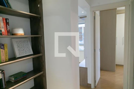 Corredor  de apartamento à venda com 2 quartos, 65m² em Menino Deus, Porto Alegre