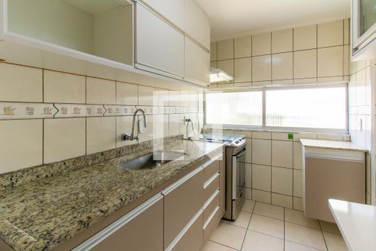 Cozinha de apartamento para alugar com 2 quartos, 68m² em Vila Anglo Brasileira, São Paulo