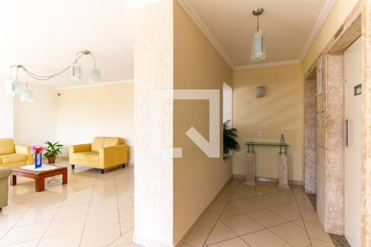 Hall social de apartamento para alugar com 2 quartos, 68m² em Vila Anglo Brasileira, São Paulo