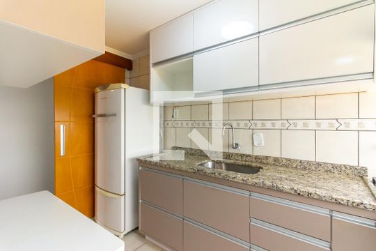 Cozinha de apartamento para alugar com 2 quartos, 68m² em Vila Anglo Brasileira, São Paulo