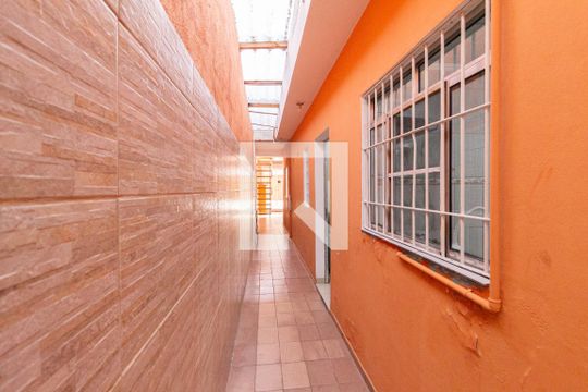 Corredor externo de casa à venda com 3 quartos, 127m² em Santo Antônio, Osasco