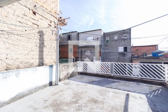 Sacada de casa à venda com 3 quartos, 127m² em Santo Antônio, Osasco