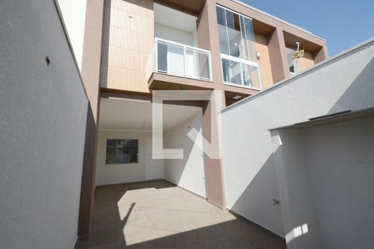 Garagem de casa à venda com 3 quartos, 110m² em Cupecê, São Paulo