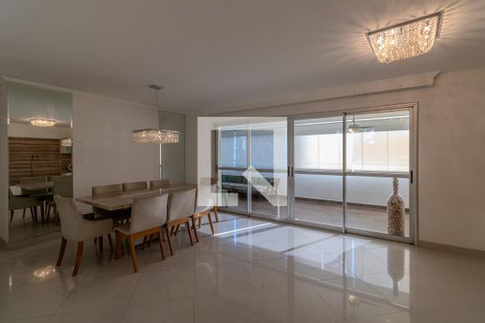 Apartamento para alugar com 4 quartos, 172m² em Jardim Londrina, São Paulo