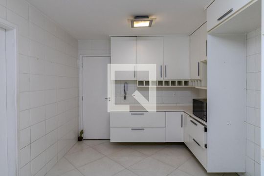 Cozinha de apartamento para alugar com 4 quartos, 172m² em Jardim Londrina, São Paulo