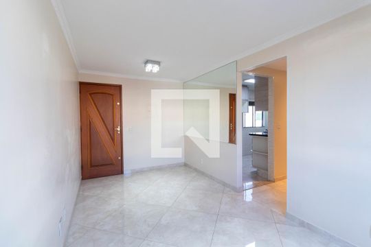 Apartamento para alugar com 2 quartos, 37m² em Jardim Danfer, São Paulo