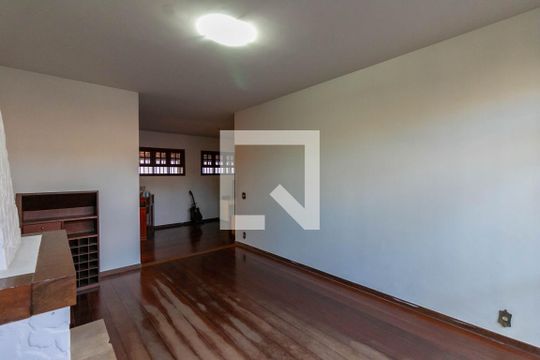 Sala de casa à venda com 5 quartos, 365m² em Belvedere, Belo Horizonte