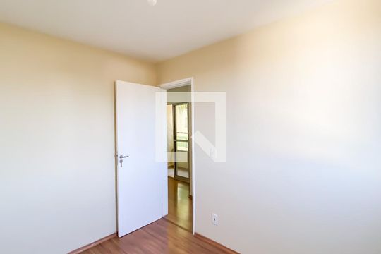 Quarto de apartamento para alugar com 2 quartos, 47m² em Jardim Santa Teresinha, São Paulo