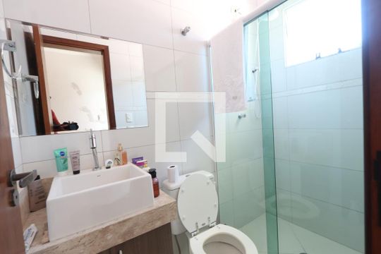 Banheiro da Suíte de casa à venda com 3 quartos, 336m² em Parque São Lucas, São Paulo