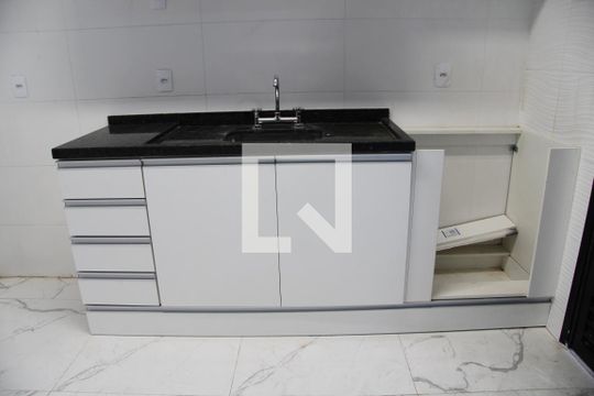 Sala/ Cozinha de apartamento à venda com 2 quartos, 69m² em Vila Augusta, Guarulhos
