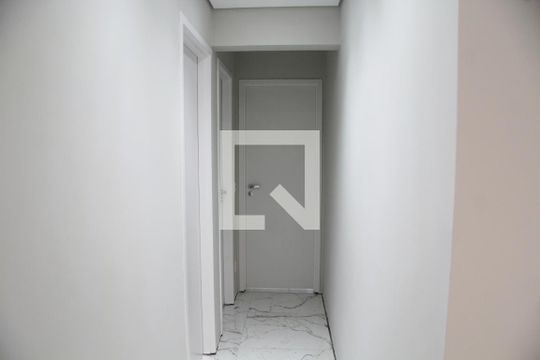 Corredor de apartamento à venda com 2 quartos, 69m² em Vila Augusta, Guarulhos