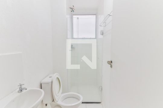 Banheiro de apartamento para alugar com 2 quartos, 40m² em Jardim do Lago, Osasco