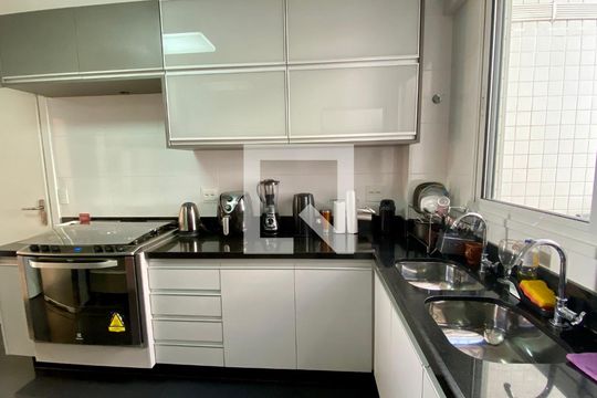 Cozinha de apartamento à venda com 4 quartos, 178m² em Barroca, Belo Horizonte