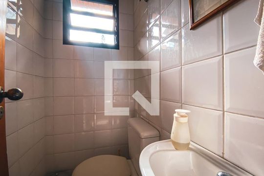 Lavabo de casa à venda com 3 quartos, 400m² em Caxingui, São Paulo