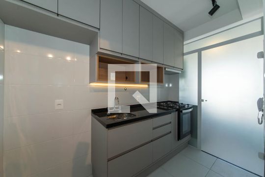 Cozinha de apartamento à venda com 1 quarto, 50m² em Jardim das Acácias, São Paulo
