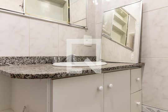 Banheiro do Quarto 1 de apartamento para alugar com 3 quartos, 110m² em Itaim Bibi, São Paulo