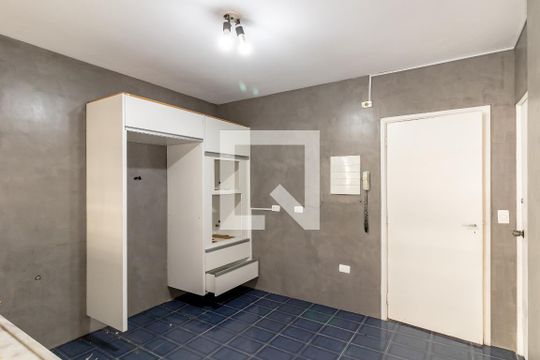 Cozinha de apartamento para alugar com 3 quartos, 110m² em Itaim Bibi, São Paulo