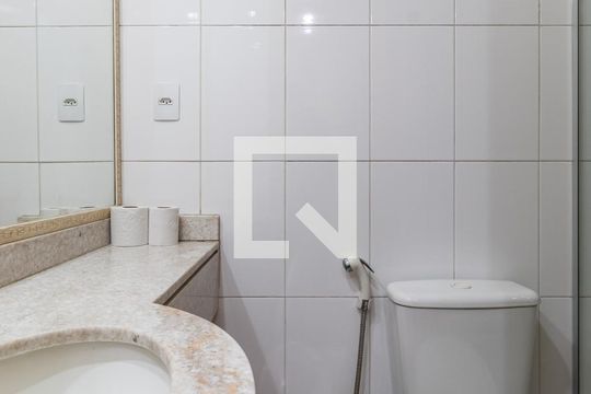 Banheiro de kitnet/studio para alugar com 1 quarto, 30m² em Vila Moreira, Guarulhos