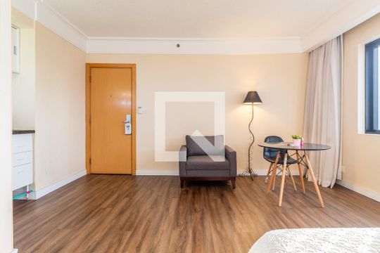 Quarto de kitnet/studio para alugar com 1 quarto, 30m² em Vila Moreira, Guarulhos
