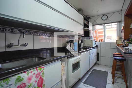 Cozinha de casa à venda com 5 quartos, 329m² em Sarandi, Porto Alegre