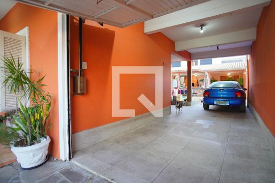 Garagem de casa à venda com 5 quartos, 329m² em Sarandi, Porto Alegre
