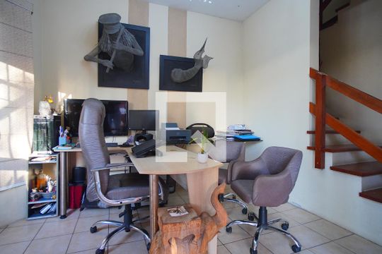 Escritório de casa à venda com 5 quartos, 329m² em Sarandi, Porto Alegre