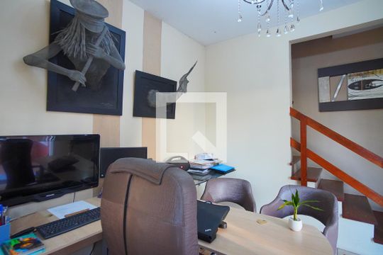 Escritório de casa à venda com 5 quartos, 329m² em Sarandi, Porto Alegre