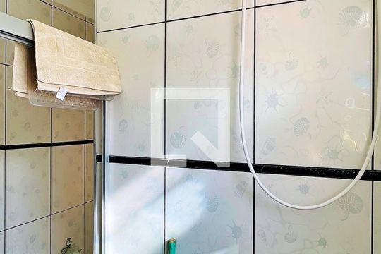 Banheiro de casa à venda com 2 quartos, 119m² em Gopouva, Guarulhos