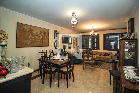 Sala de casa à venda com 4 quartos, 248m² em Ipanema, Porto Alegre