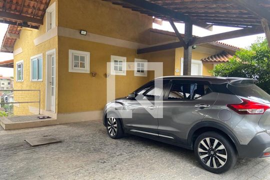 Casa à venda com 3 quartos, 274m² em Badu, Niterói