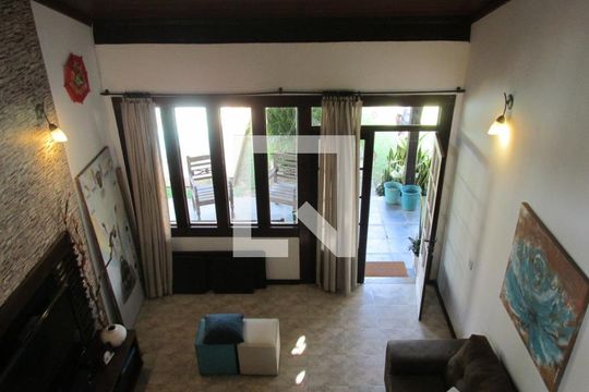 Casa à venda com 3 quartos, 195m² em Pendotiba, Niterói